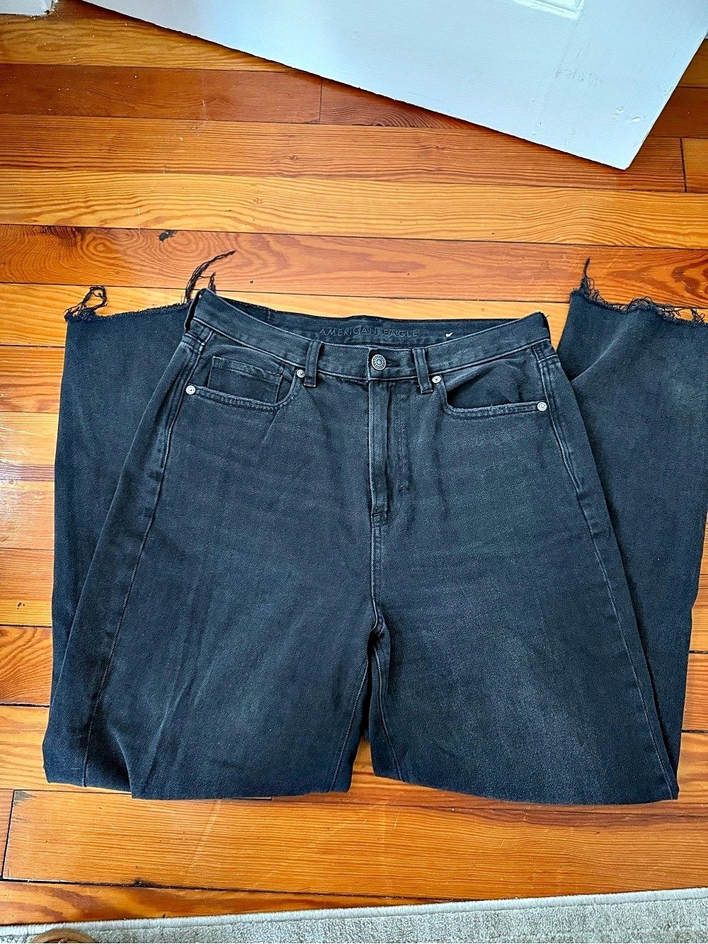 American Eagle AE High-Waisted Straight Jean